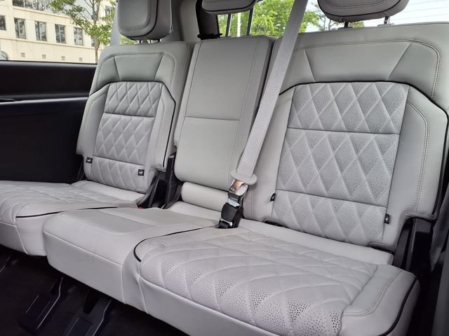 New 2025 Lincoln Navigator L Black Label w/ Black Label Special Edition AWD/4WD image 9
