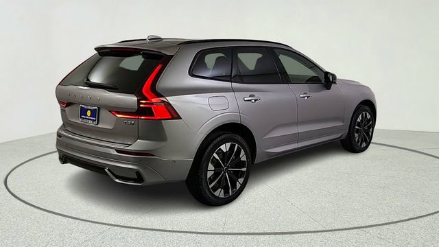 New 2026 Volvo XC60 T8 Plus w/ Climate Package PRO AWD/4WD image 7
