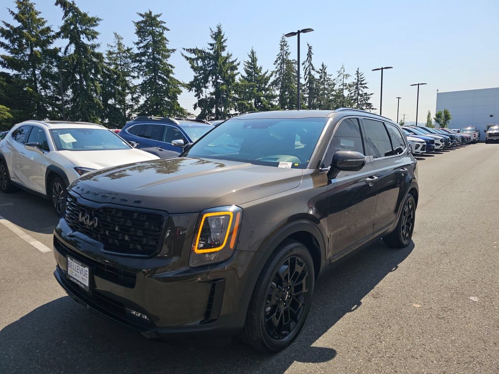 Used 2022 Kia Telluride SX w/ SX Prestige Package AWD/4WD image 3