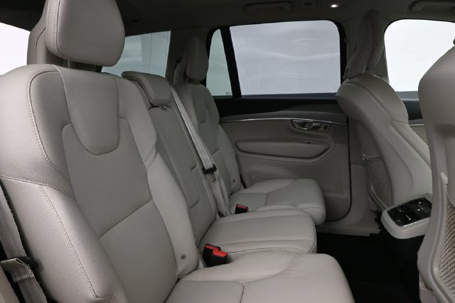 Used 2023 Volvo XC90 B5 Core w/ Climate Package AWD/4WD image 31