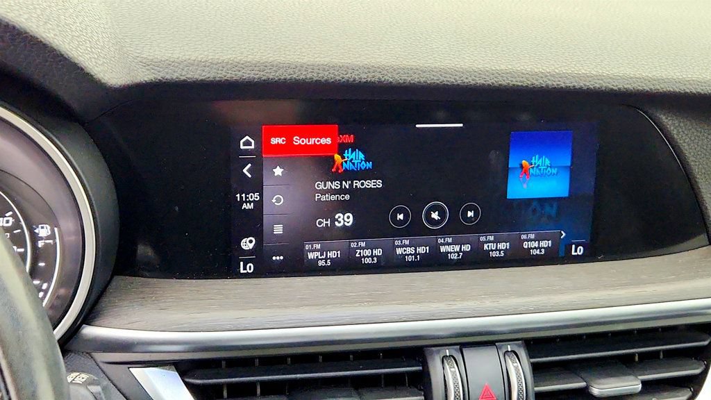 Used 2023 Alfa Romeo Stelvio Ti AWD/4WD image 19