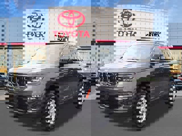 Used 2023 Jeep Grand Cherokee Limited image 1