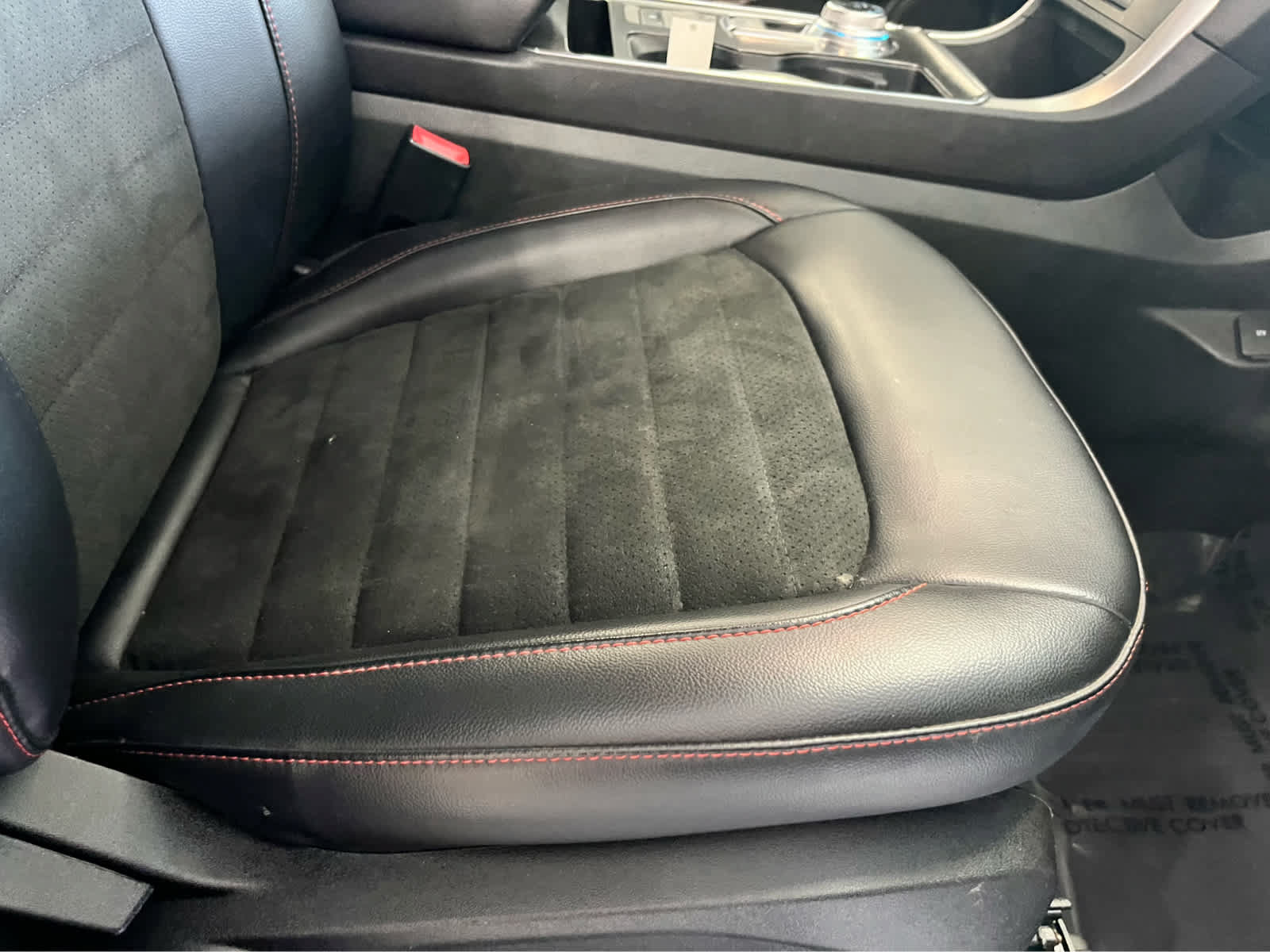Certified 2024 Ford Edge ST-Line AWD/4WD image 38