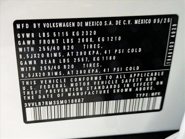 Used 2025 Volkswagen Tiguan SEL R-Line AWD/4WD image 27