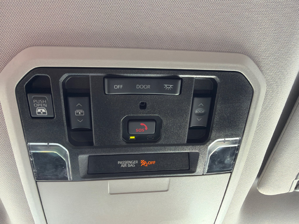 Used 2022 Toyota Tundra Limited AWD/4WD image 35