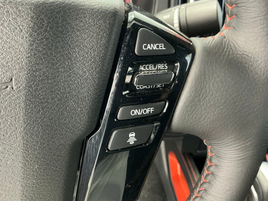 Used 2025 Nissan Frontier PRO-4X AWD/4WD image 31