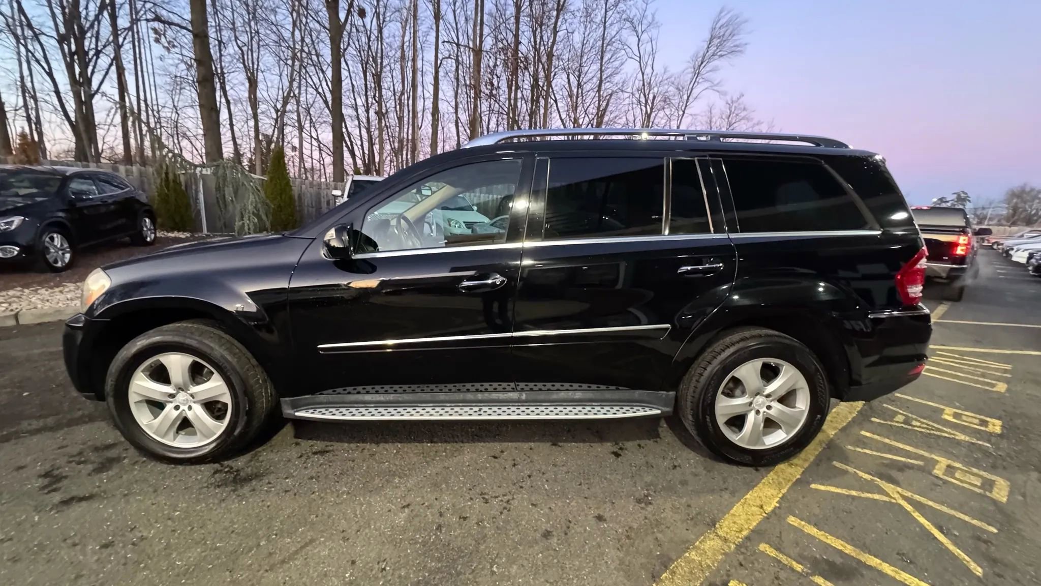 Used 2010 Mercedes-Benz GL 450 4MATIC image 3