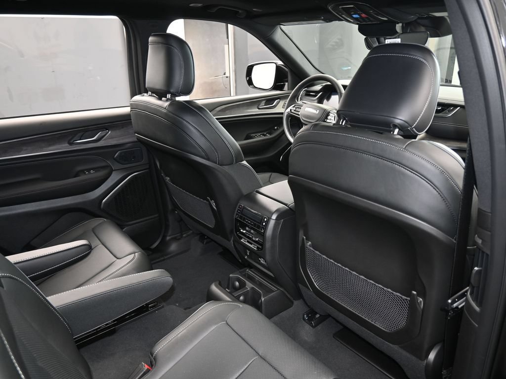 New 2025 Jeep Grand Cherokee L Overland AWD/4WD image 40