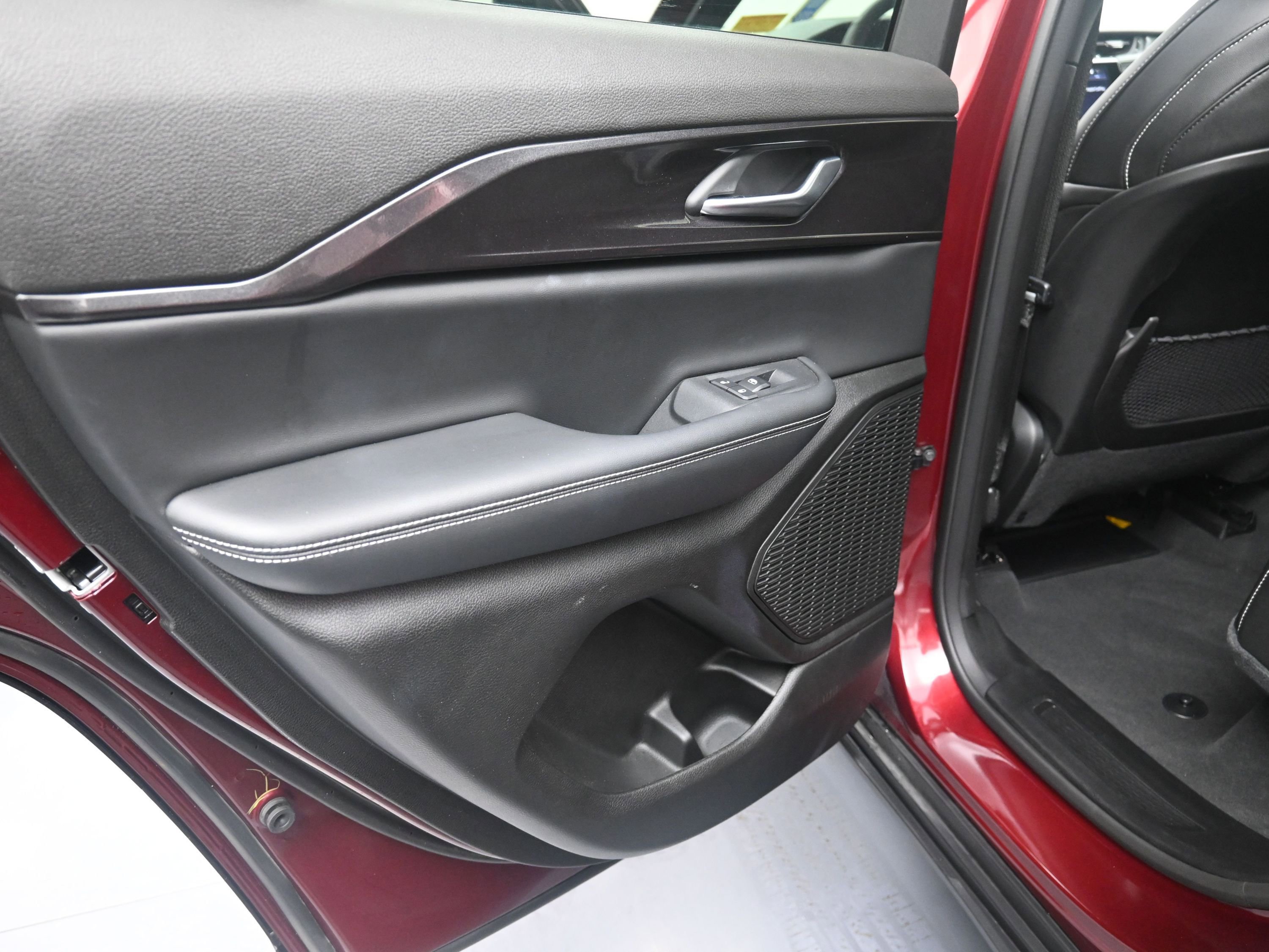 Used 2023 Jeep Grand Cherokee Altitude image 22