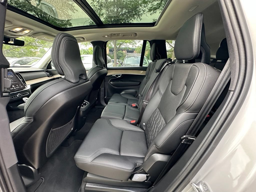 Used 2025 Volvo XC90 B6 Plus AWD/4WD image 15