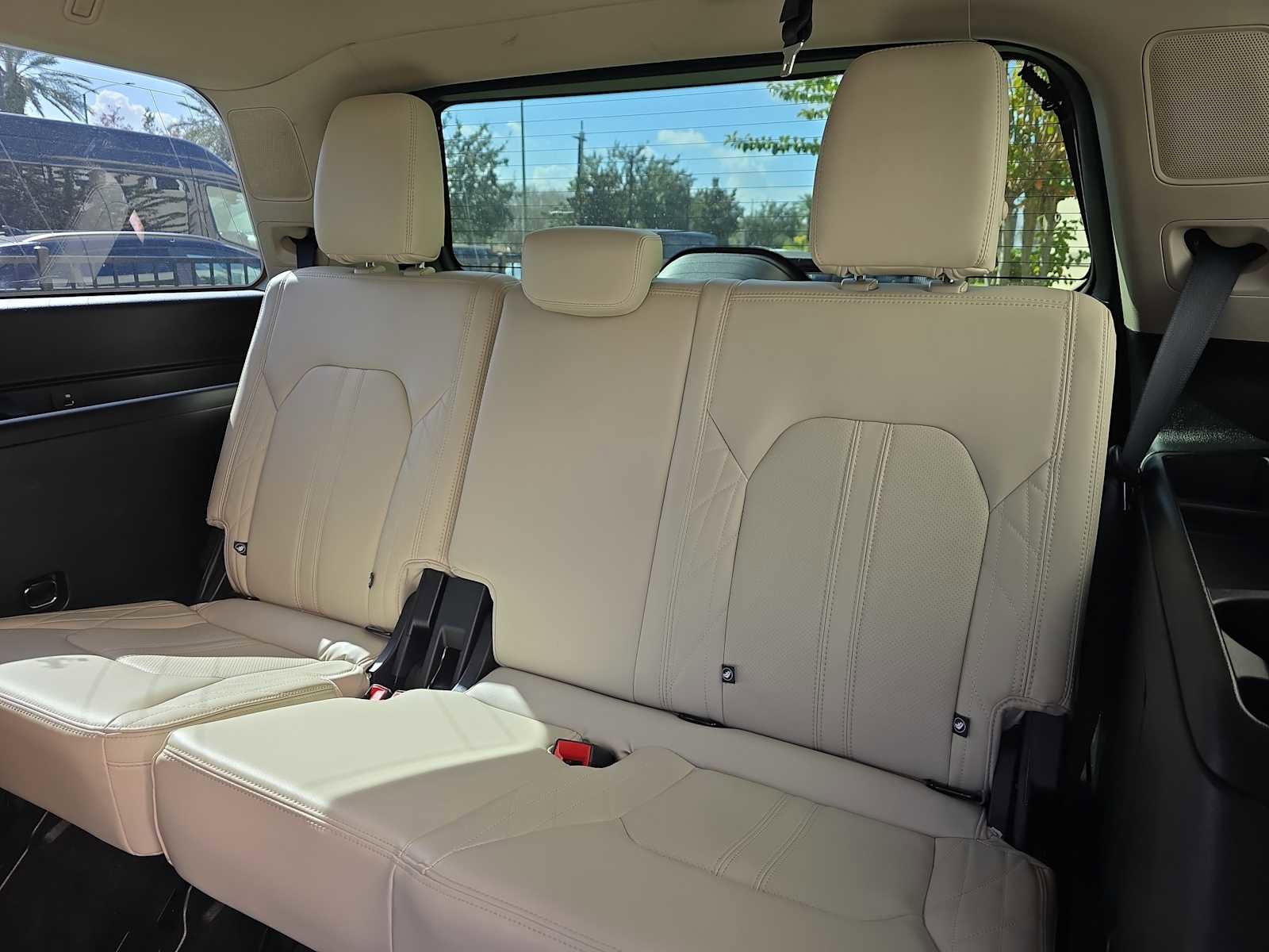 Used 2019 Ford Expedition Platinum image 8