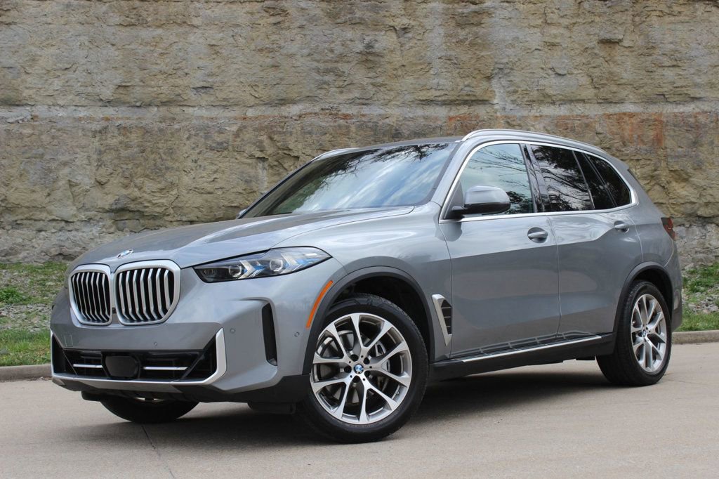 Used 2025 BMW X5 xDrive40i image 3