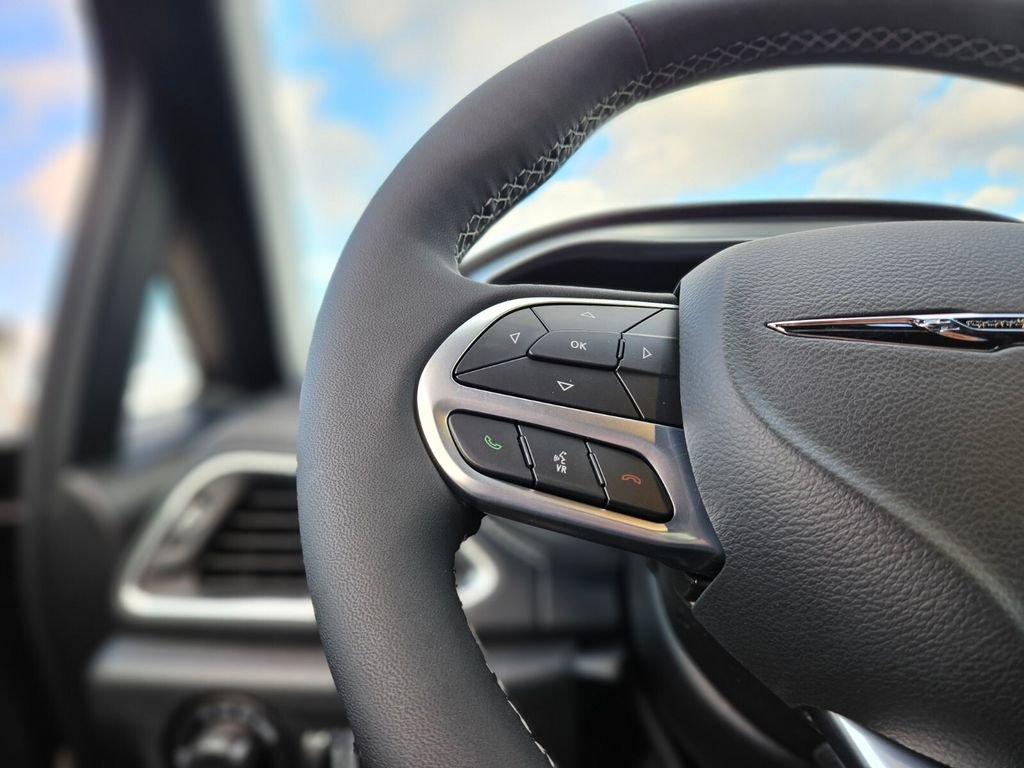New 2026 Chrysler Pacifica Limited image 27