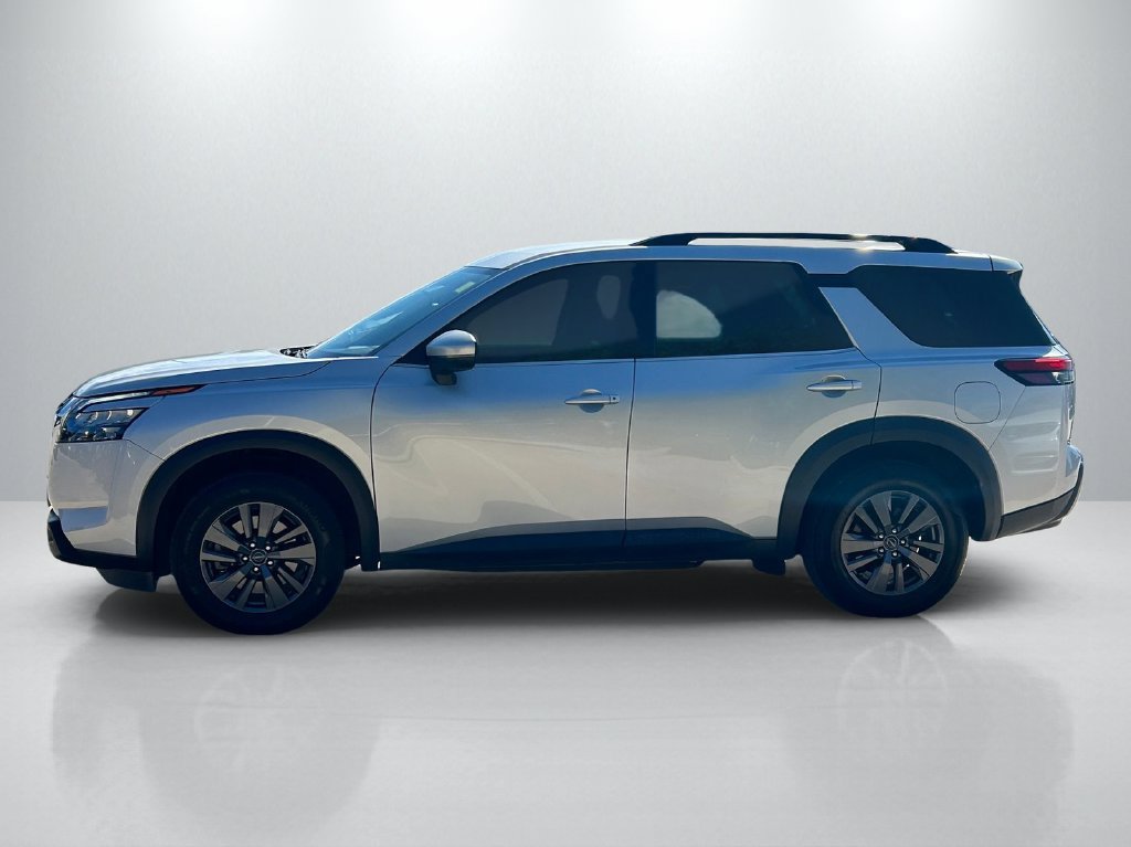 Used 2023 Nissan Pathfinder SV FWD image 8