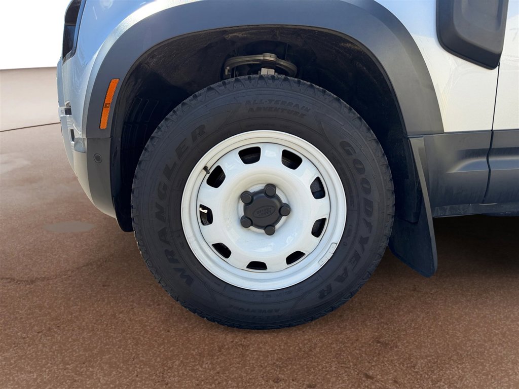 Used 2023 Land Rover Defender 90 S image 9