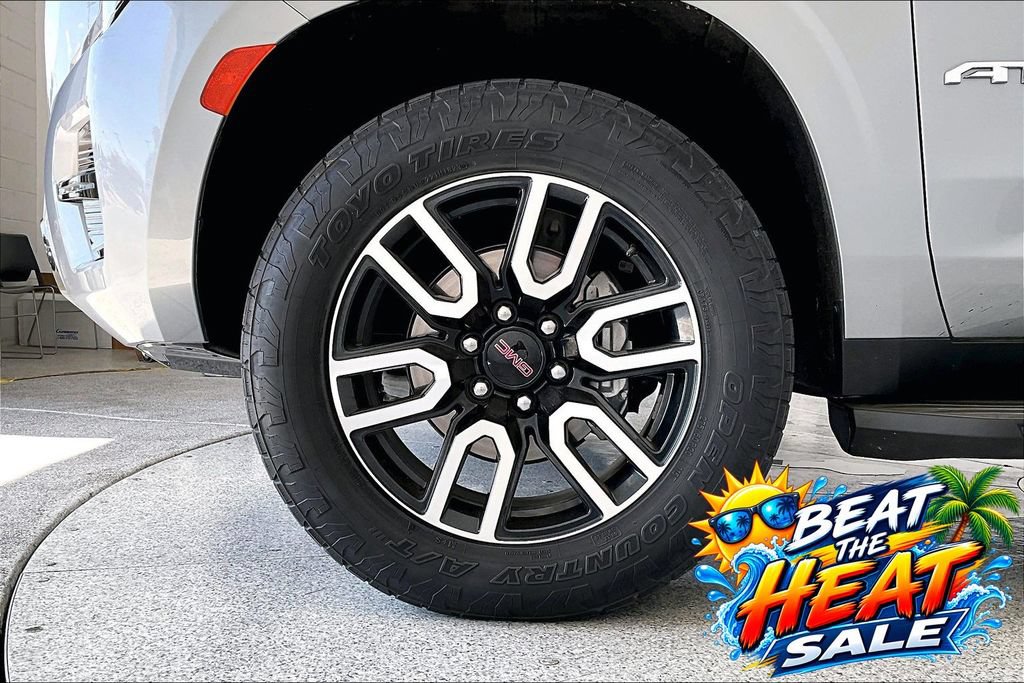 Used 2023 GMC Yukon AT4 AWD/4WD image 11