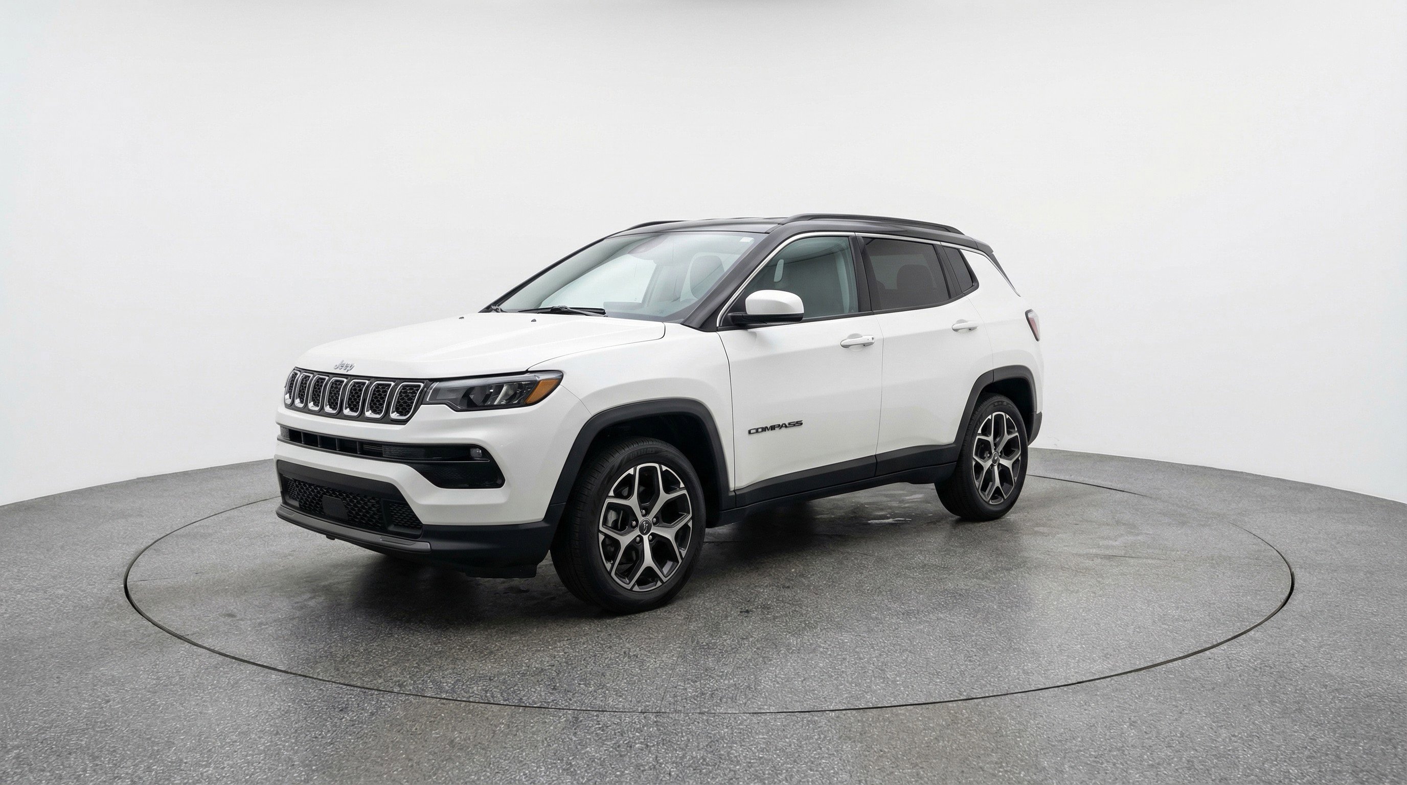 Used 2025 Jeep Compass Limited image 3