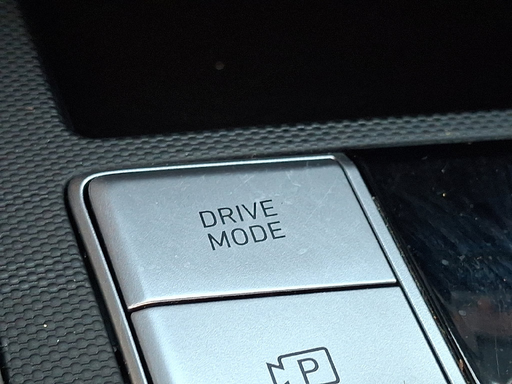 Used 2026 Hyundai Elantra SE FWD image 22
