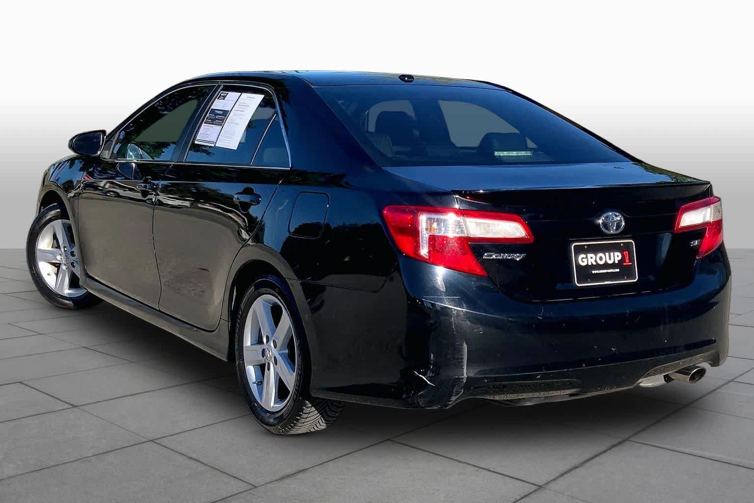 Used 2013 Toyota Camry SE FWD image 11