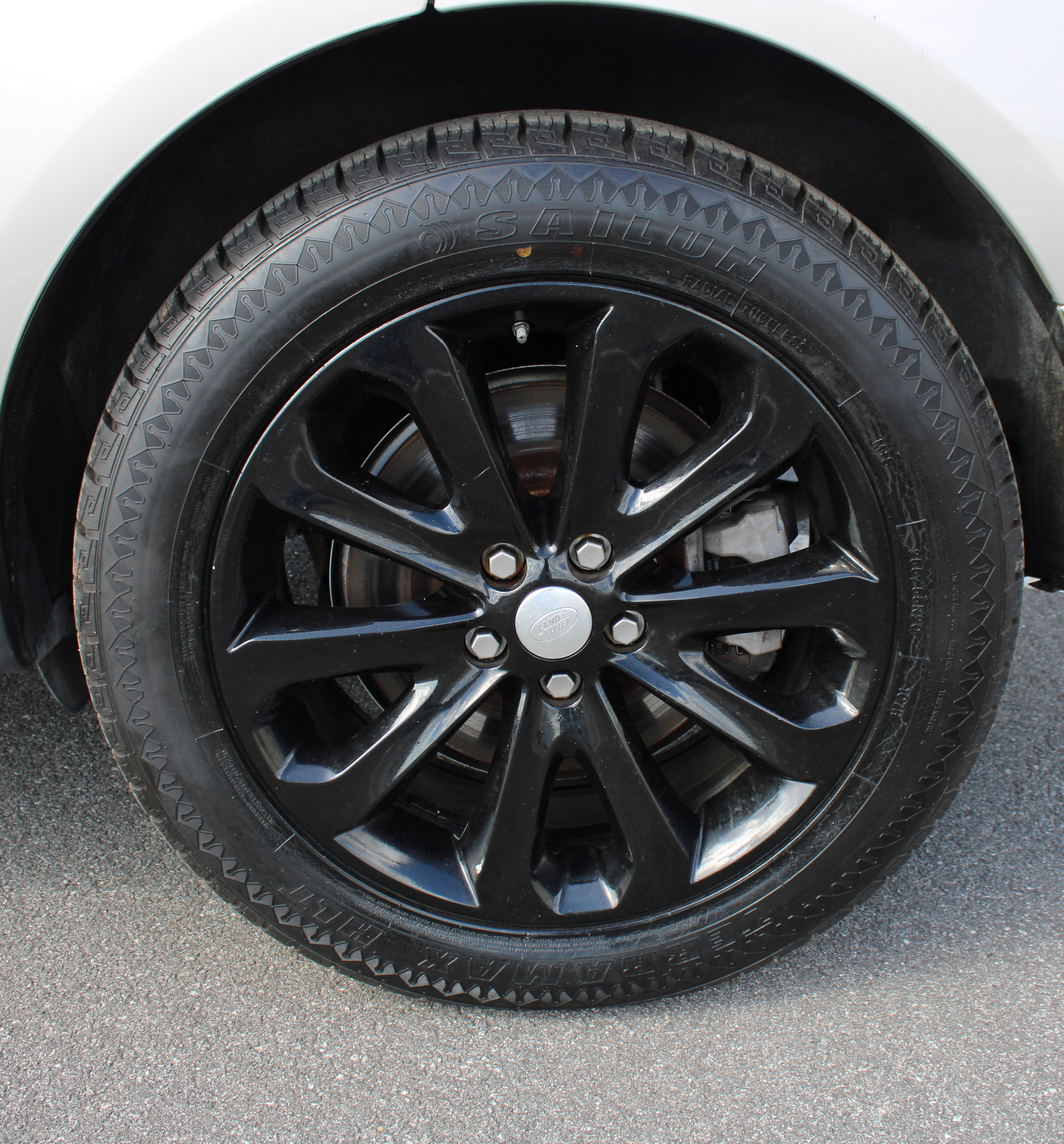 Used 2014 Land Rover Range Rover HSE image 18