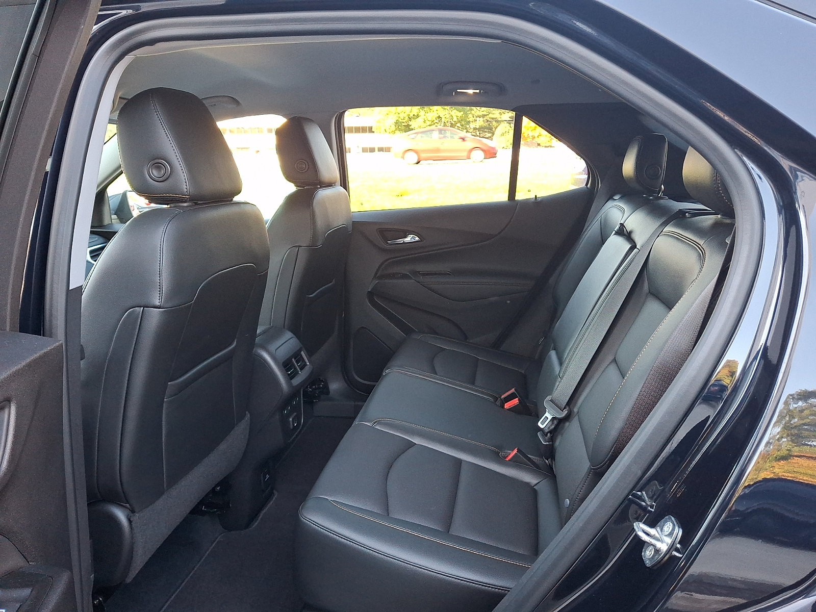 Used 2020 Chevrolet Equinox Premier AWD/4WD image 11