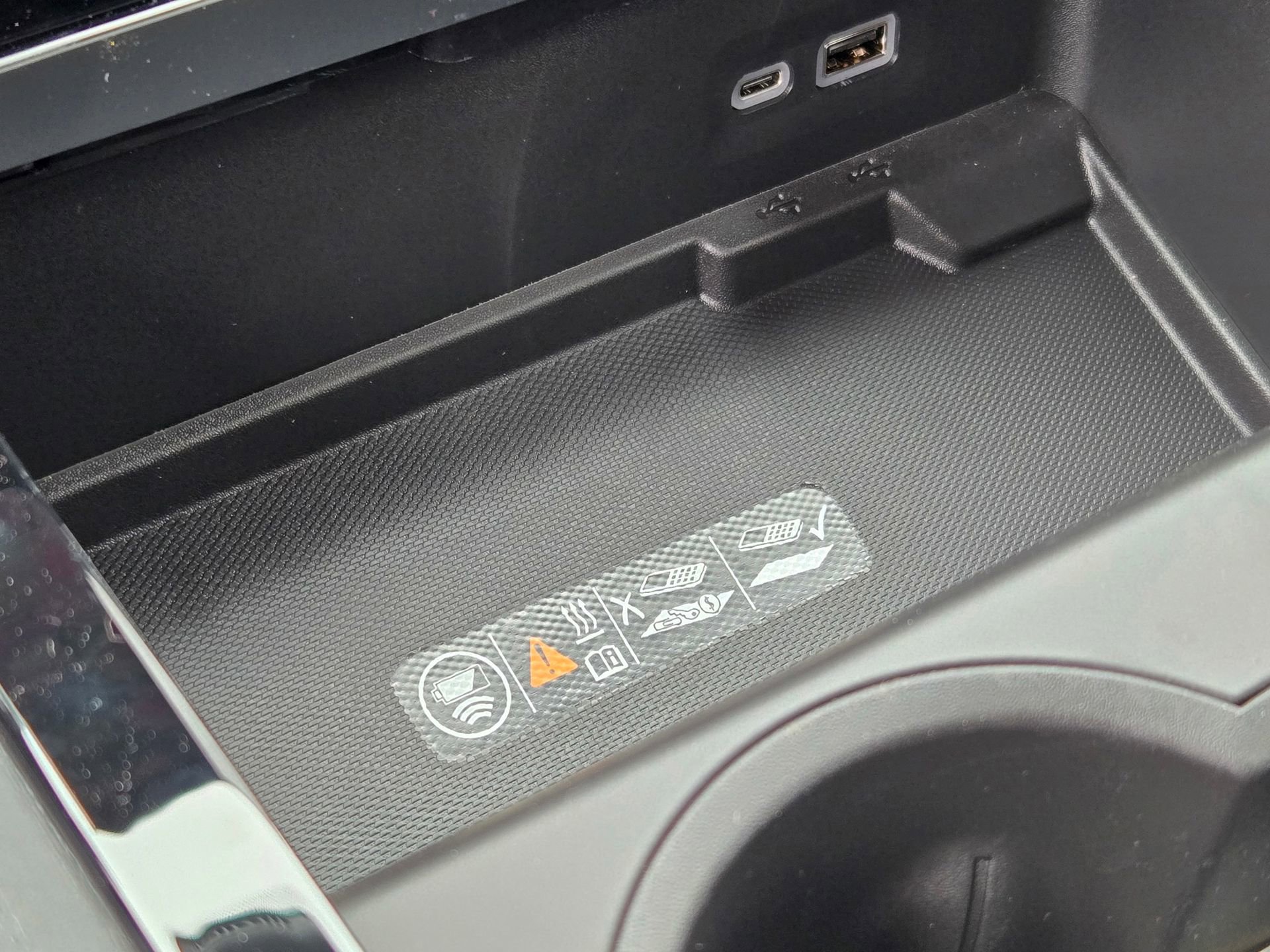 New 2026 GMC Yukon AT4 Ultimate w/ LPO, Floor Liner Package AWD/4WD image 52