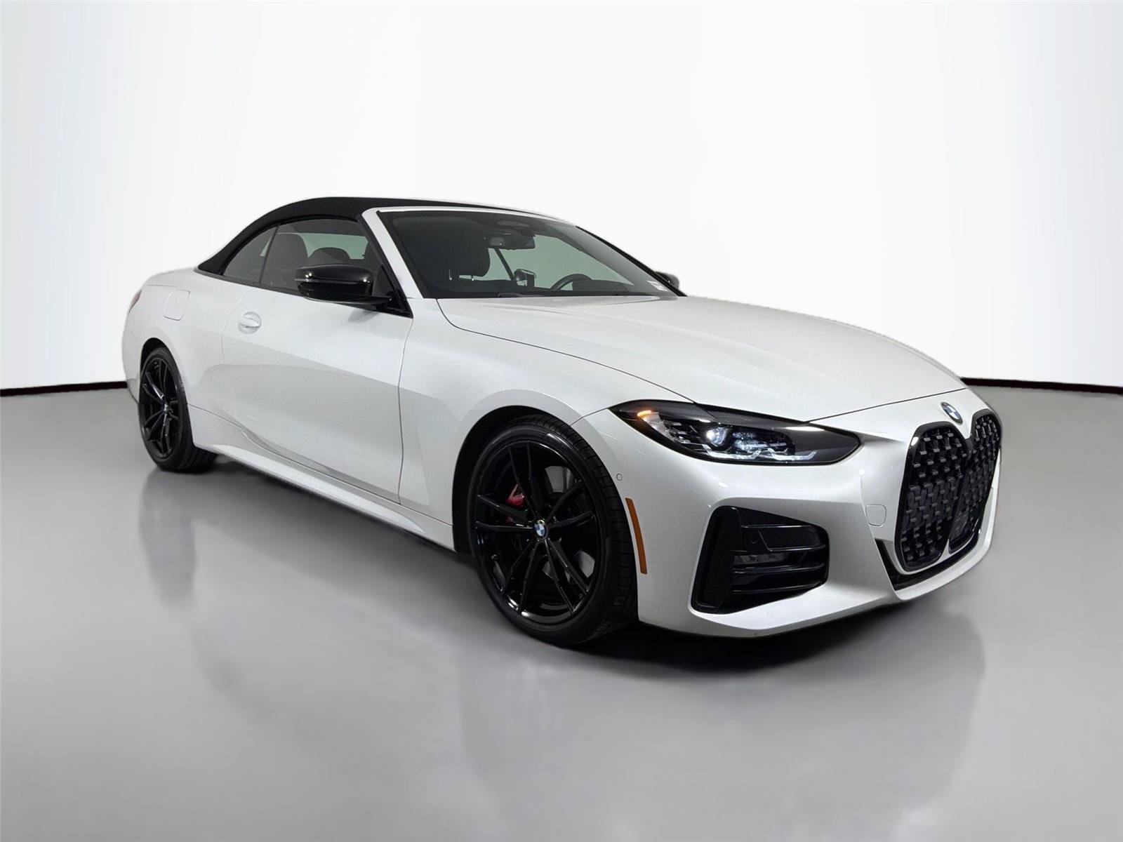 Used 2023 BMW 430i Convertible w/ M Sport Package RWD image 3