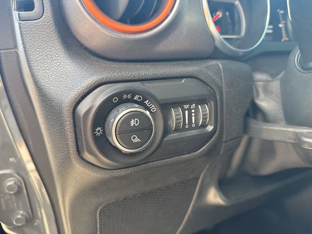 Used 2021 Jeep Gladiator Mojave image 16