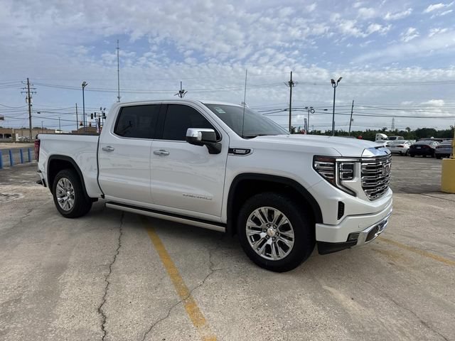 Used 2024 GMC Sierra 1500 Denali w/ Technology Package AWD/4WD image 6