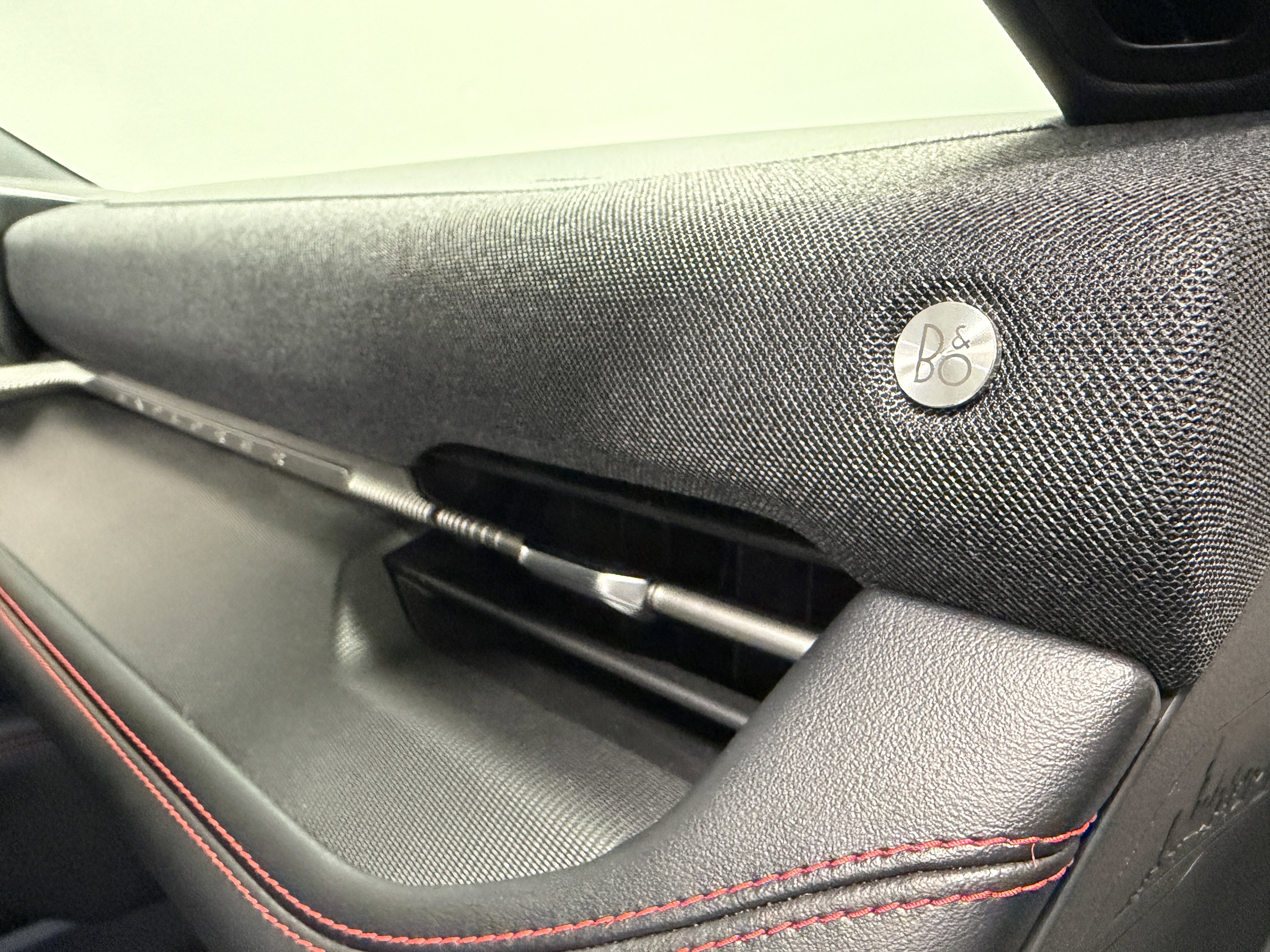 Used 2025 Ford Explorer ST image 26