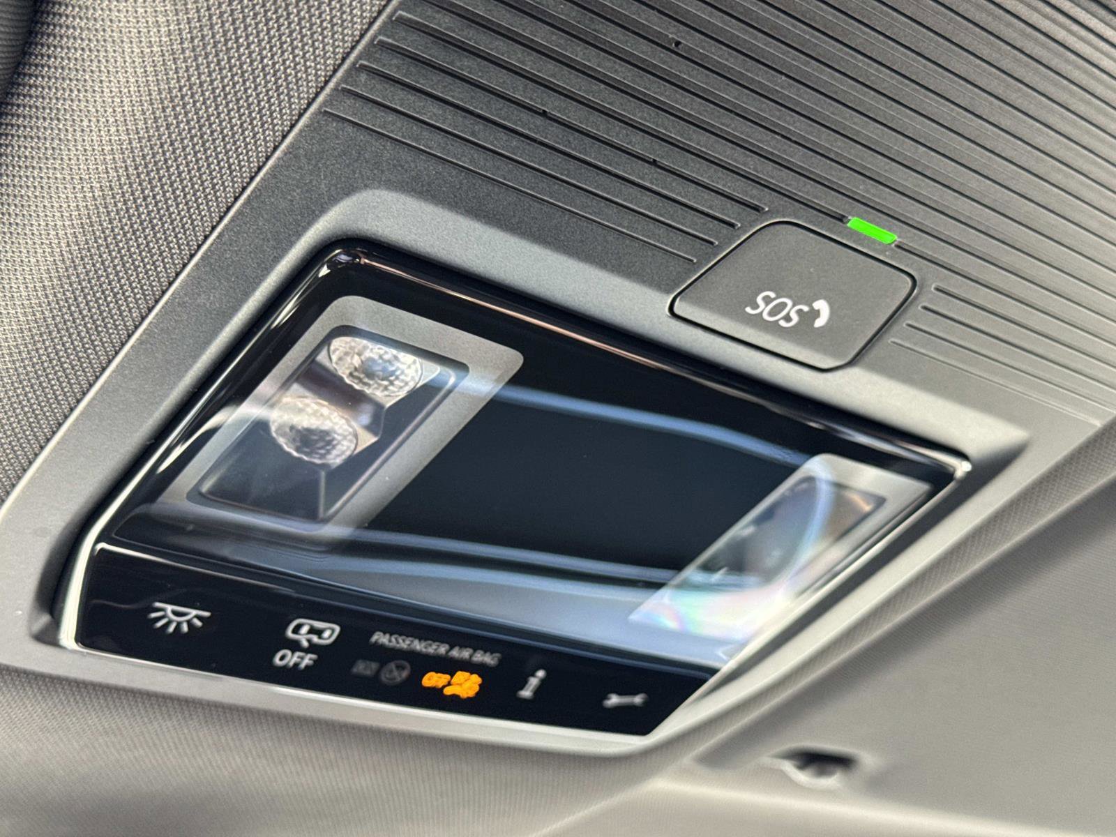 Used 2025 Volkswagen ID. Buzz Pro S image 31