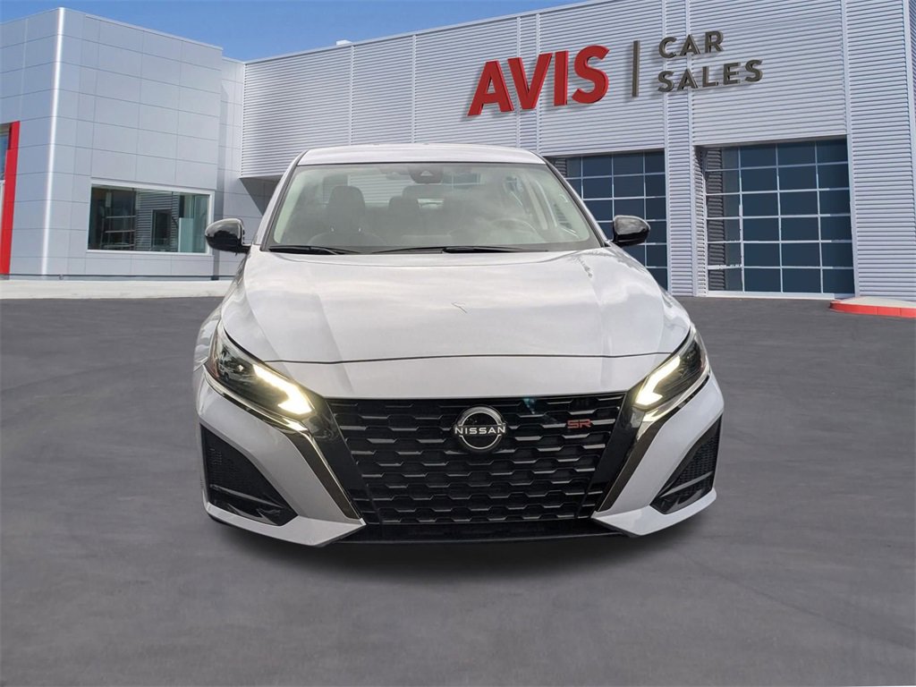 Used 2025 Nissan Altima 2.5 SR image 2