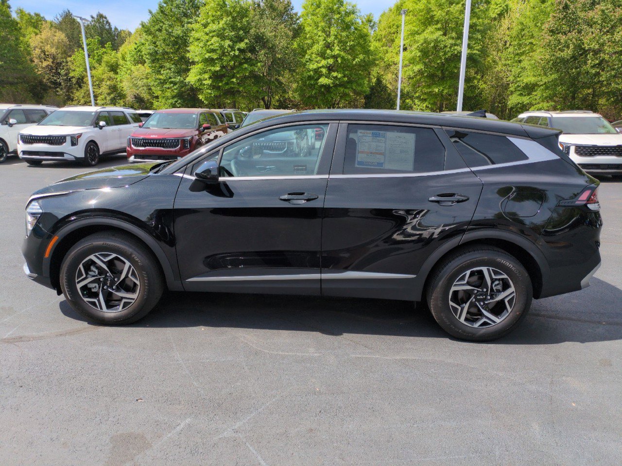 Used 2024 Kia Sportage LX AWD/4WD image 4