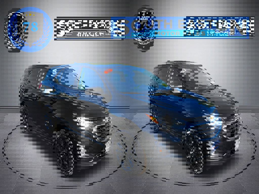 Used 2021 Chevrolet Equinox LS image 2