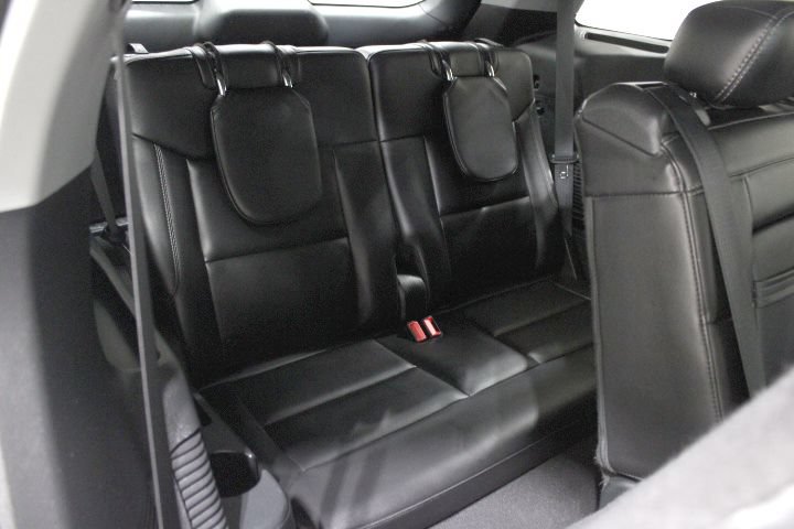 Used 2023 Ford Explorer XLT w/ Equipment Group 202A AWD/4WD image 31