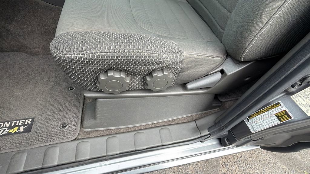 Used 2016 Nissan Frontier PRO-4X image 19