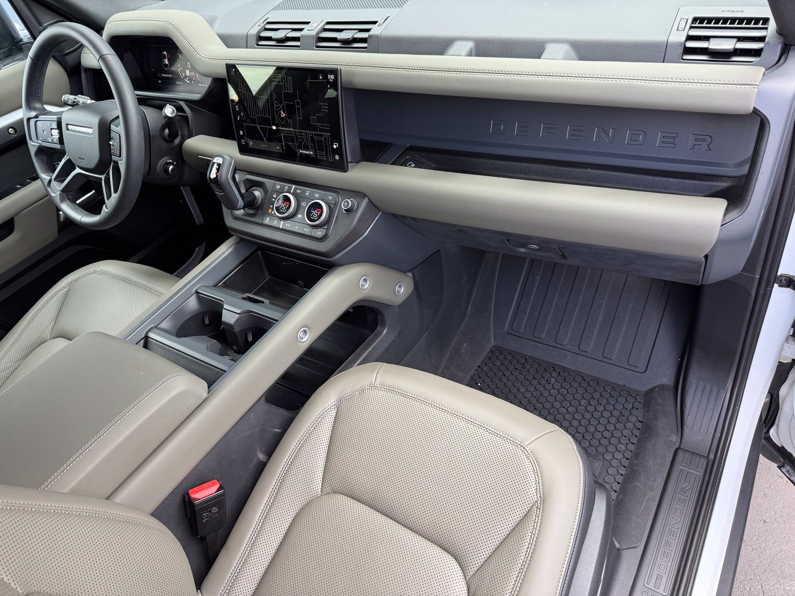 New 2026 Land Rover Defender 110 S AWD/4WD image 18