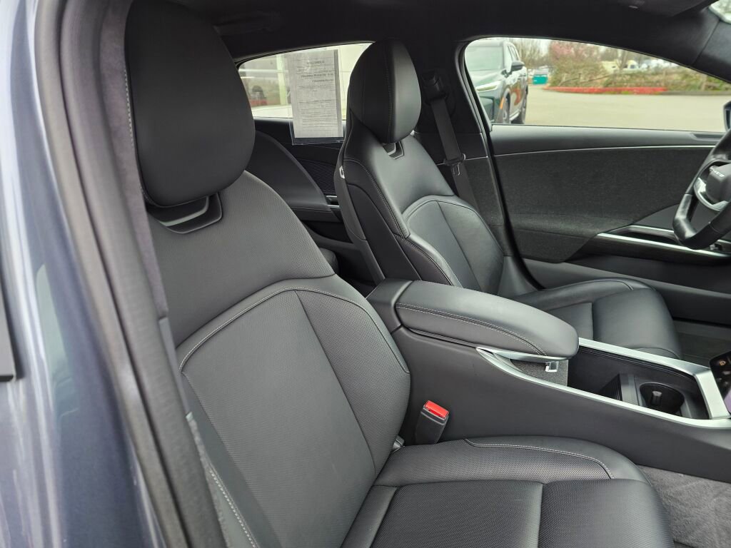 Used 2024 Lucid Air Touring image 12