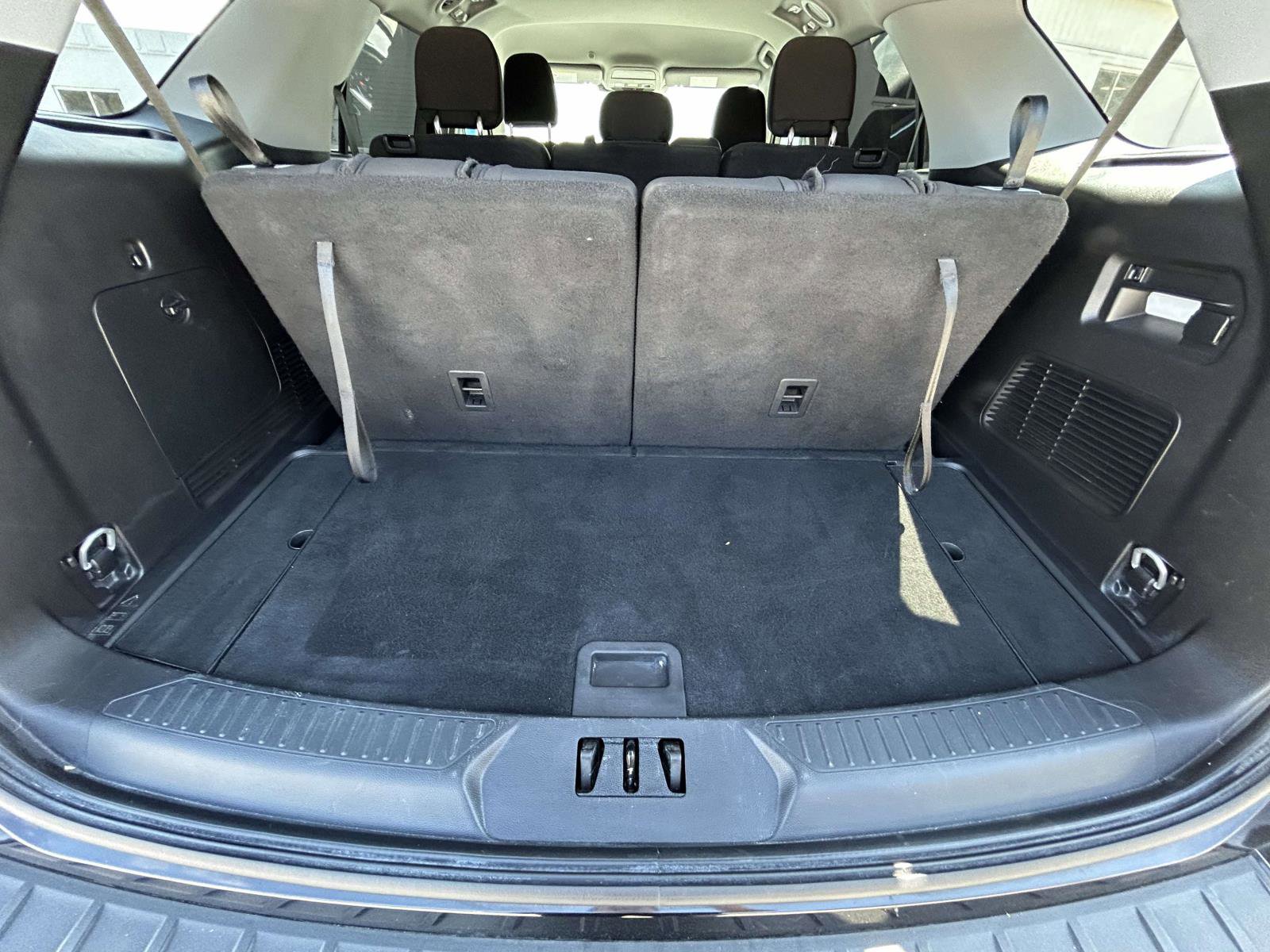 Used 2023 Ford Explorer XLT AWD/4WD image 17