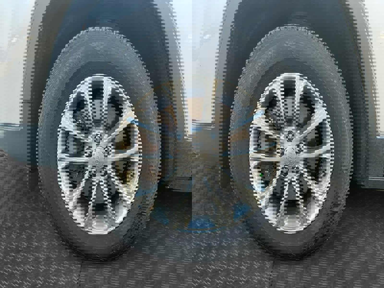 Used 2020 Jeep Cherokee Latitude Plus w/ Cold Weather Group image 9