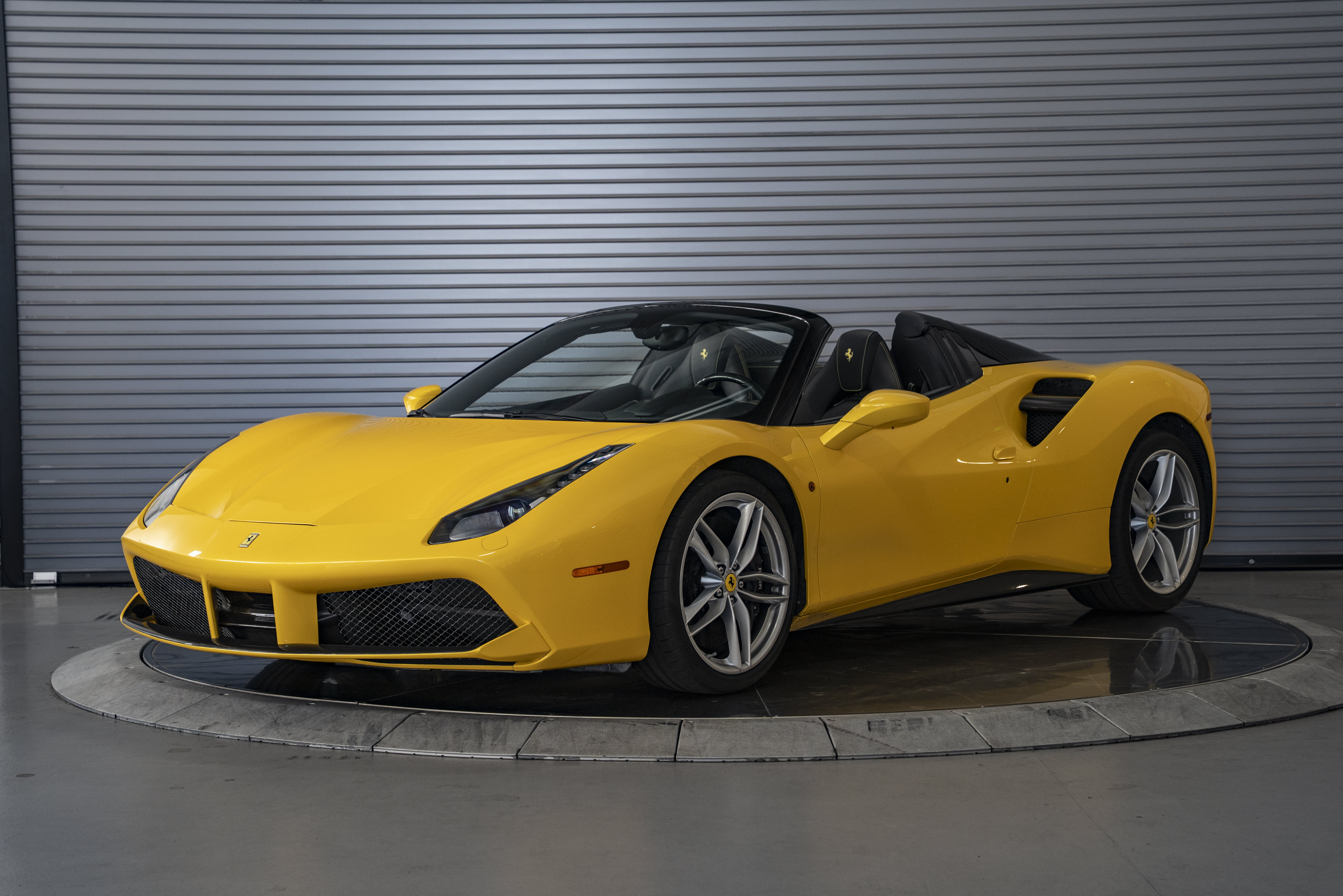 Used 2018 Ferrari 488 Spider RWD image 7