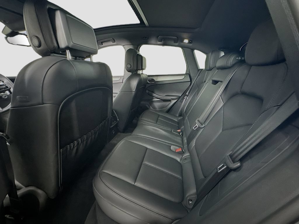 New 2025 Porsche Macan AWD/4WD image 24