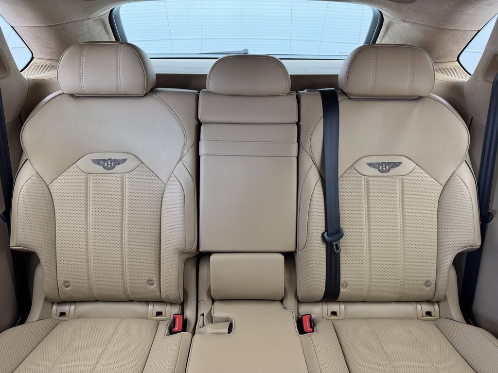 New 2024 Bentley Bentayga Plug-In Hybrid image 25