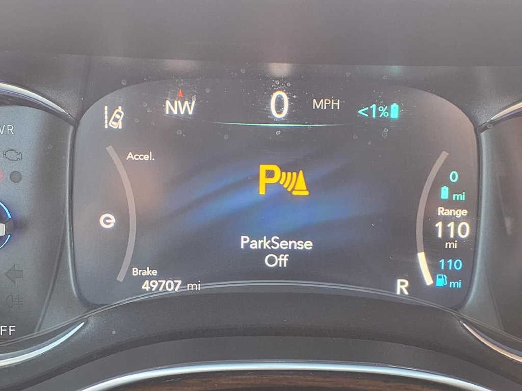 Used 2021 Chrysler Pacifica Pinnacle FWD image 12