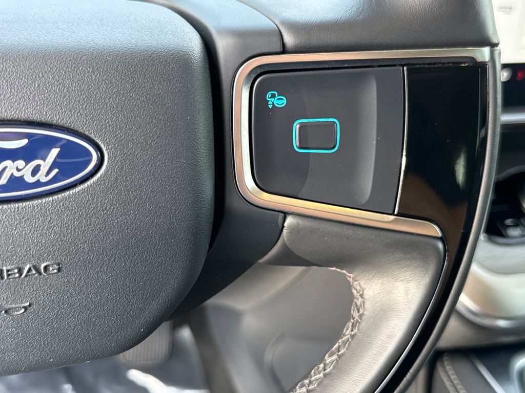 Used 2025 Ford Expedition Max Platinum AWD/4WD image 18