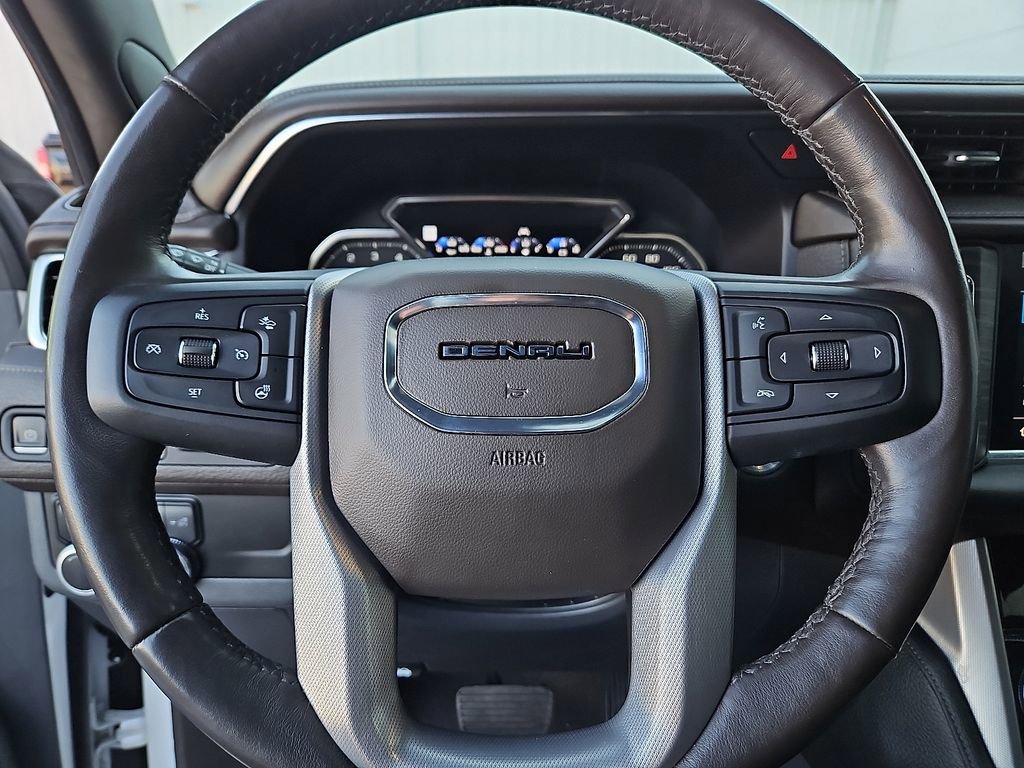 Used 2021 GMC Yukon Denali w/ Denali Premium Package image 30