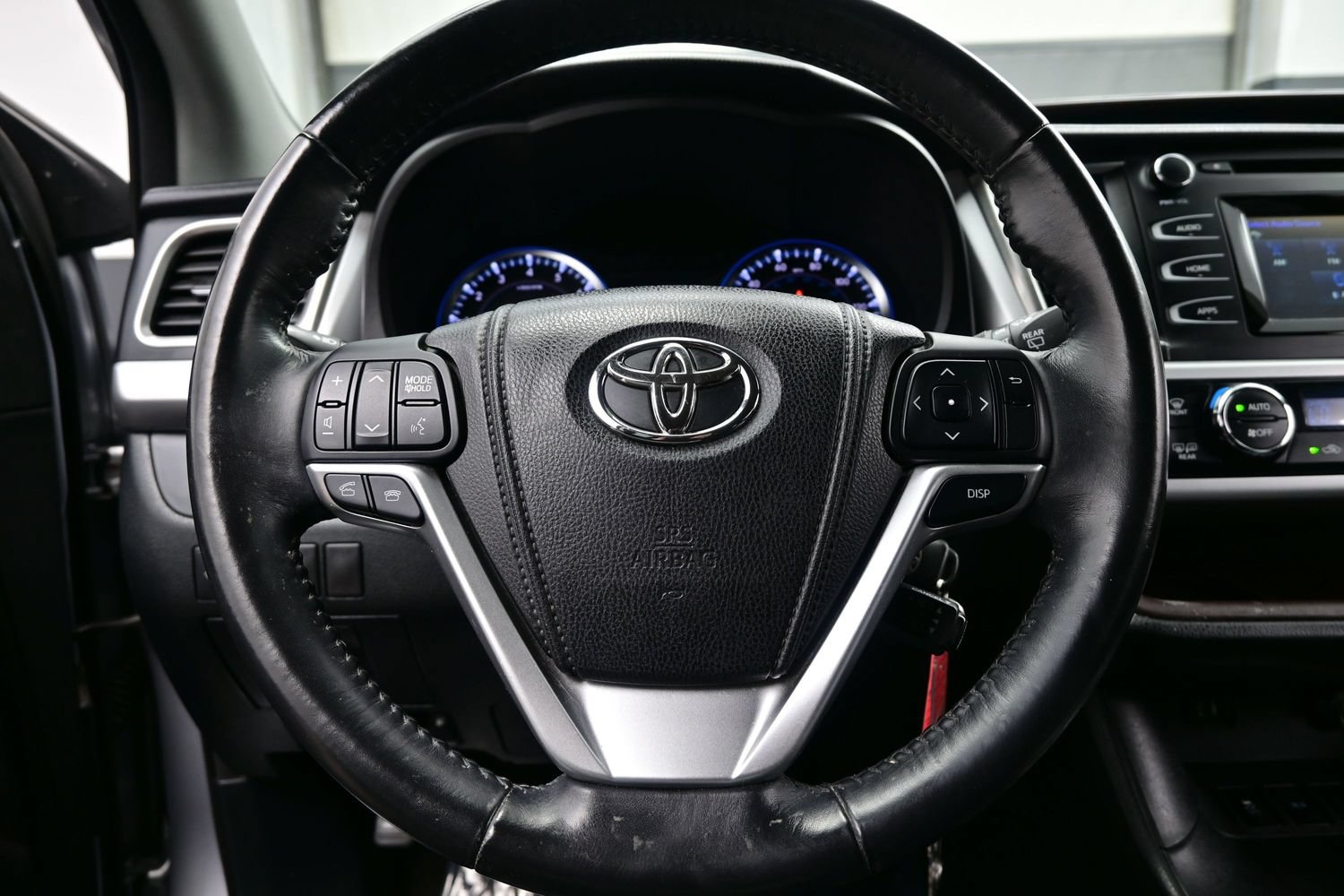Used 2014 Toyota Highlander Plus FWD image 22