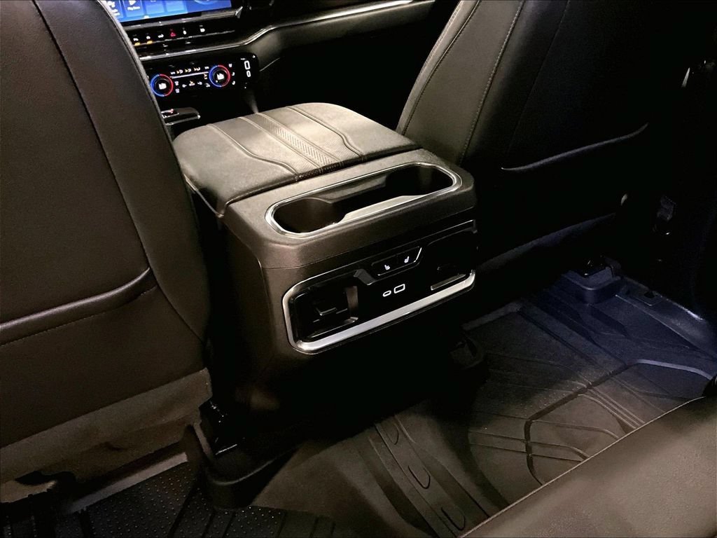 Used 2024 Chevrolet Silverado 1500 High Country AWD/4WD image 28