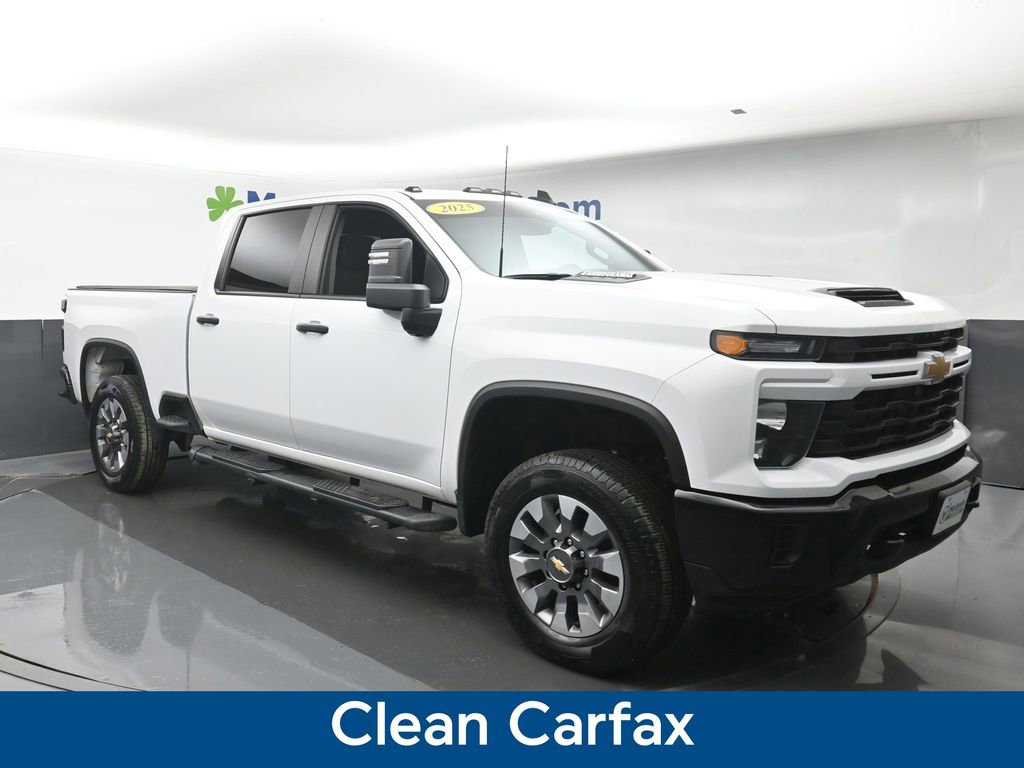 Used 2025 Chevrolet Silverado 2500 Custom w/ Custom Value Package image 2