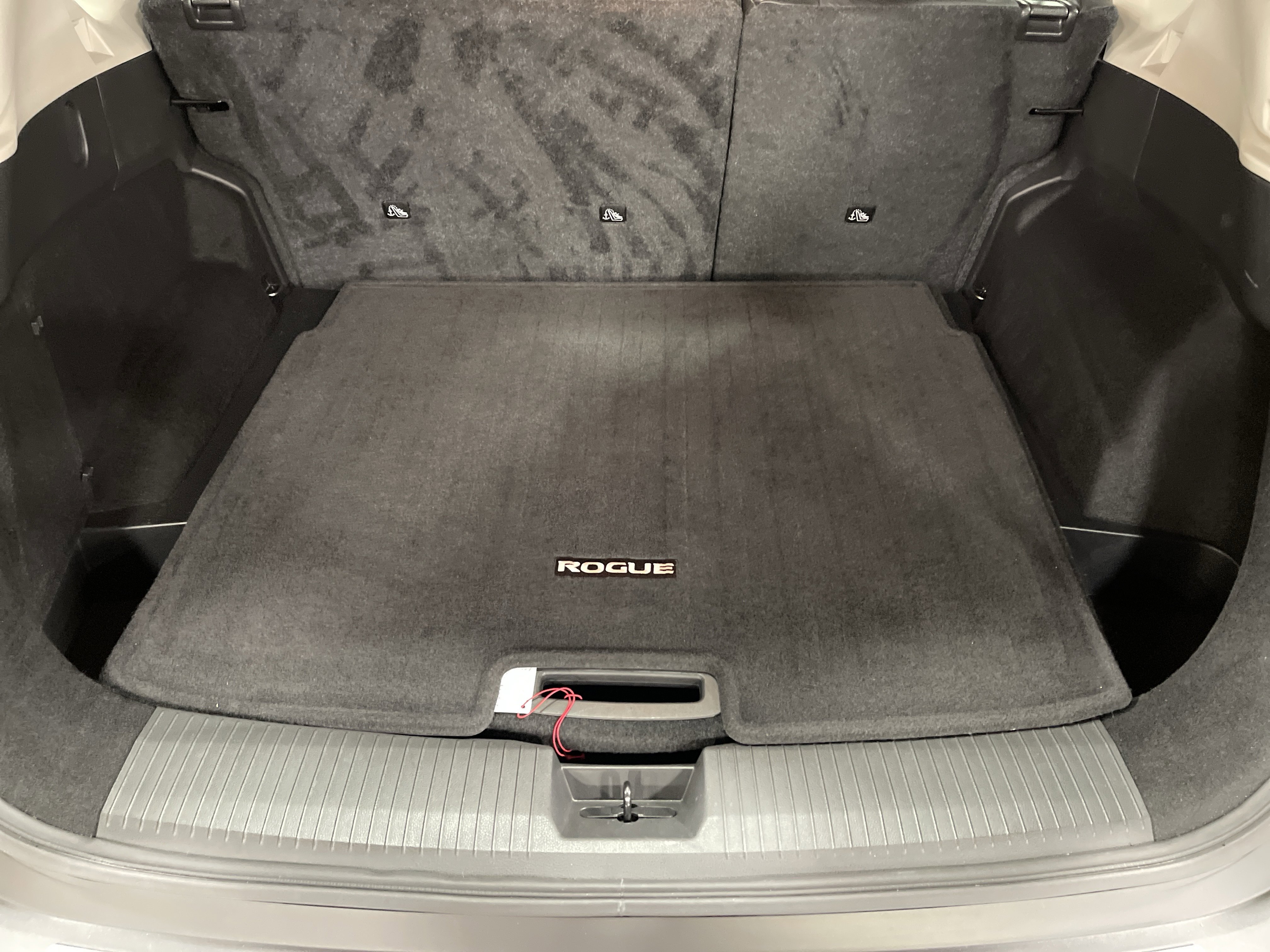 Used 2023 Nissan Rogue SV w/ SV Premium Package image 13